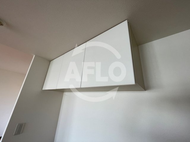 ヴェルドミール・ユモト　東粉浜小学校区の収納|ヴェルドミール・ユモト　吊戸棚