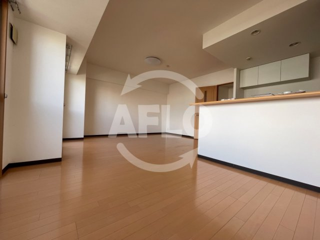 ヴェルドミール・ユモト　東粉浜小学校区の居間・リビング|ヴェルドミール・ユモト　リビング