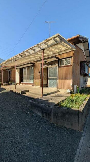 佐藤町牧野様借家のエントランス