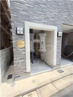 【エントランス】 | omochi'de akabane | 建物の内部です