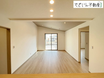 【居間・リビング】 | ワイウッドコート上里町(七本木)第60期【平屋】新築住宅 | ≪4号棟≫
現地(2026年4月撮影)