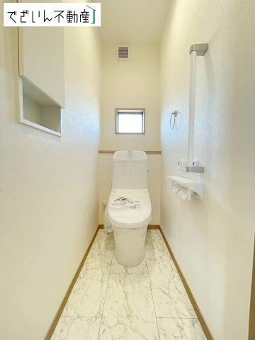 【トイレ】 | ワイウッドコート上里町(七本木)第60期【平屋】新築住宅 | ≪4号棟≫
現地(2026年4月撮影)