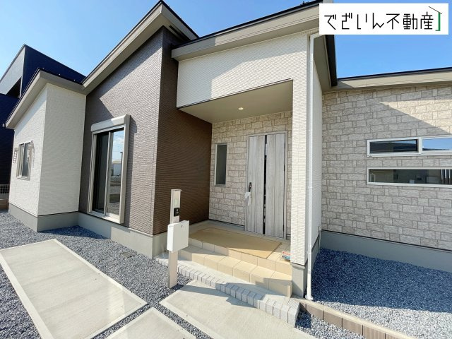 【玄関】 | ワイウッドコート上里町(七本木)第60期【平屋】新築住宅 | ≪4号棟≫
現地(2026年4月撮影)