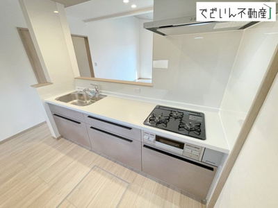 【キッチン】 | ワイウッドコート上里町(七本木)第60期【平屋】新築住宅 | ≪4号棟≫
現地(2026年4月撮影)