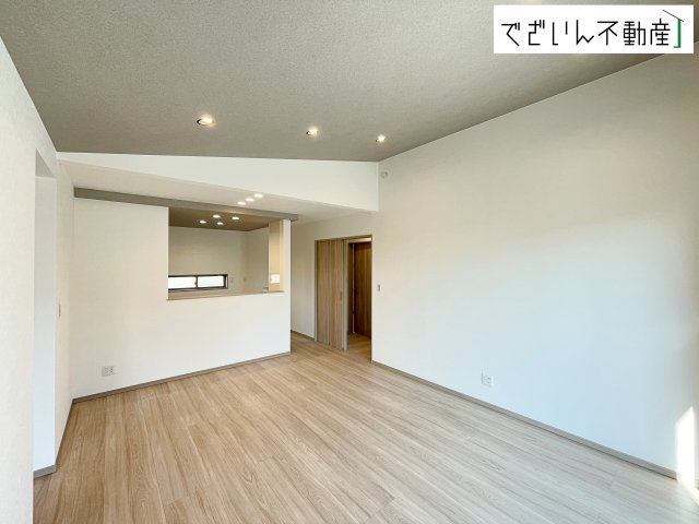 【居間・リビング】 | ワイウッドコート上里町(七本木)第60期【平屋】新築住宅 | ≪4号棟≫
現地(2026年4月撮影)