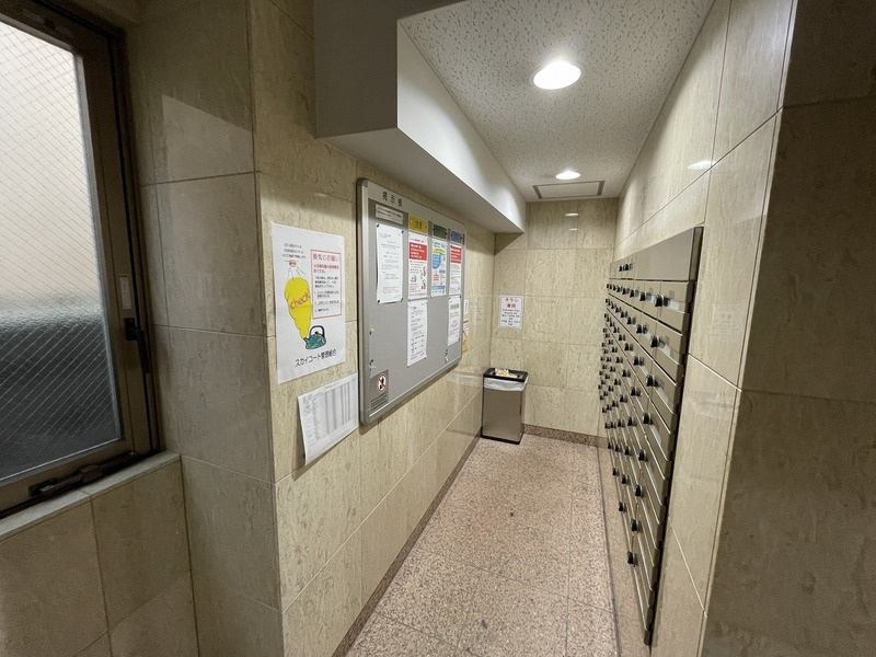 新宿区北山伏町の賃貸マンションのエントランス