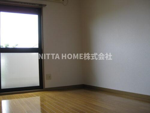 ユーミールグランの居間・リビング|明るい室内です♪