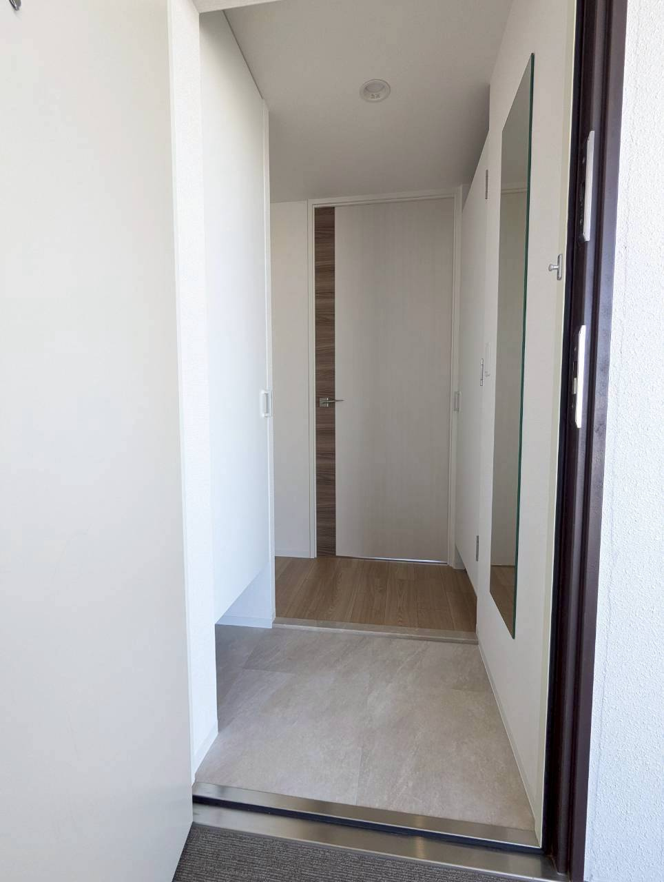 セレニテフラン谷町四丁目アリエの玄関|※新築工事中の写真です