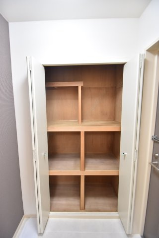 大阪市都島区中野町２丁目の賃貸マンションの玄関