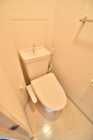 大阪市都島区中野町２丁目の賃貸マンションのトイレ