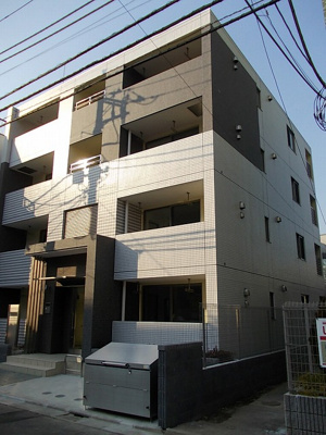 【外観】 | シルバレイ | 鉄筋コンクリート造のがっちりとした建物。