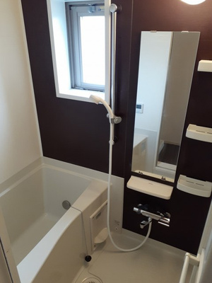 【浴室】 | シルバレイ | 追い焚き機能、浴室乾燥機付きバス。