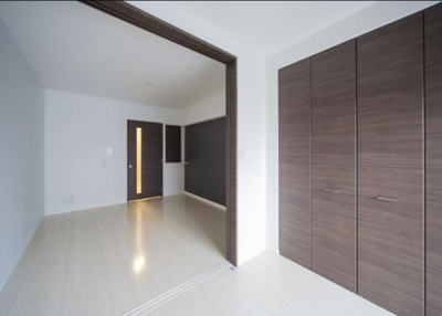 【居間・リビング】 | アクタス博多駅東2スクエア | アレンジ自由自在の広々空間です！