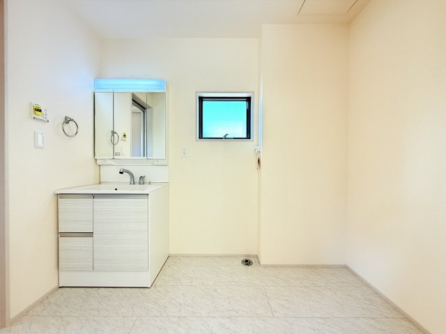 小美玉市小川第1　新築戸建　2号棟の独立洗面台