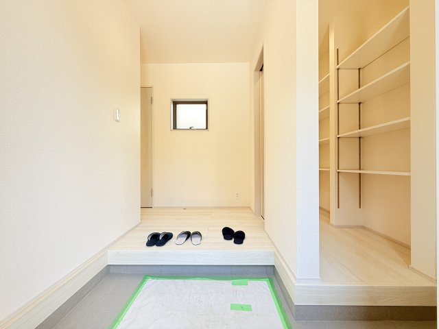 小美玉市小川第1　新築戸建　2号棟の玄関