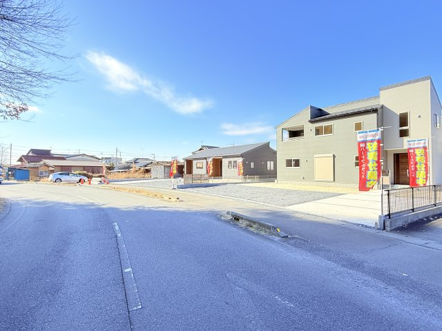 小美玉市小川第1　新築戸建　2号棟の前面道路含む現地写真