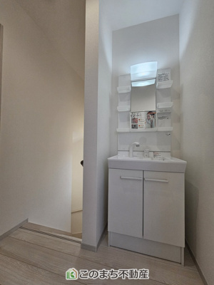 【内装】 | いろどりアイタウン栃木市大宮町22-P2 | ２階にも独立洗面台がございます