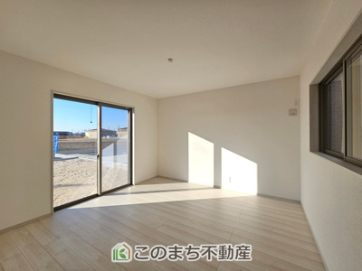 【居間・リビング】 | いろどりアイタウン栃木市大宮町22-P2 | ＬＤＫは明るく日中電気をつけなくても生活出来るエコ住宅！！