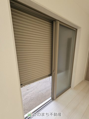 【防犯設備】 | いろどりアイタウン栃木市大宮町22-P2 | 1階掃出し窓はシャッター雨戸で防犯性アップ♪