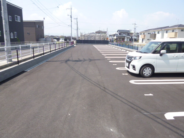 シェルティの駐車場