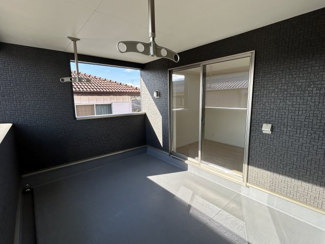 徳島市丈六町長尾建売第１のバルコニー|急な雨にも安心のルーフバルコニー