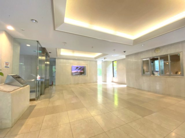 サーパス牛田天水苑のその他共用部分|管理員が複数人で月曜日から土曜日まで管理しています。清掃の行き届いた清潔感のあるマンションです。

