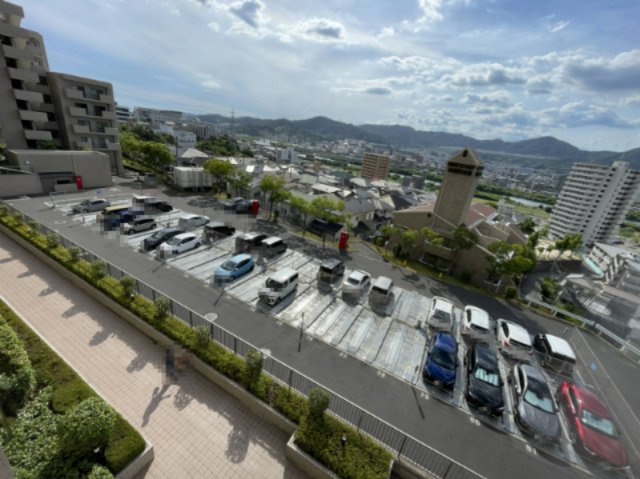 サーパス牛田天水苑の駐車場|駐車場は、敷地内の空き区画を使用することができます。（月額6,000円～14,000円）