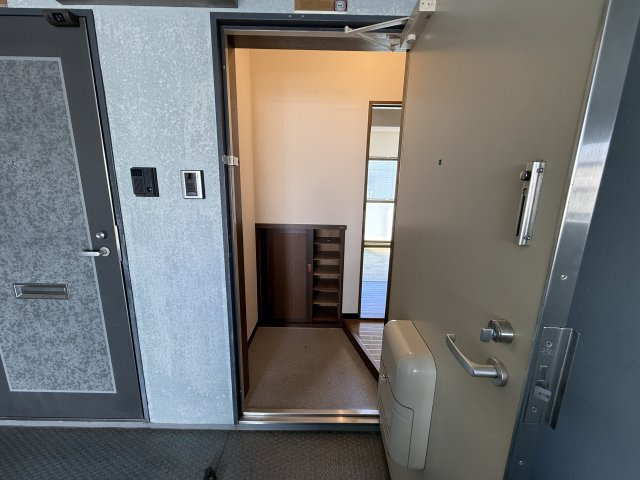 シャンピア蛍の玄関