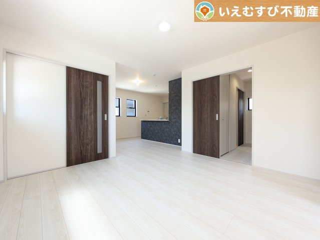 Livele Garden.S　熊谷末広第5の居間・リビング|ご家族みんながゆったりくつろげるリビング
ゆとりの空間でくつろいだり遊んだり、家族の時間が楽しみですね♪