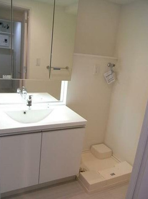 【独立洗面台】 | メゾンカルム西新宿 | うれしい独立洗面台。