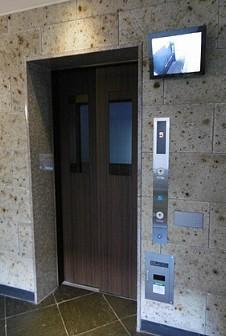 【その他共用部分】 | メゾンカルム西新宿 | エレベーター完備。