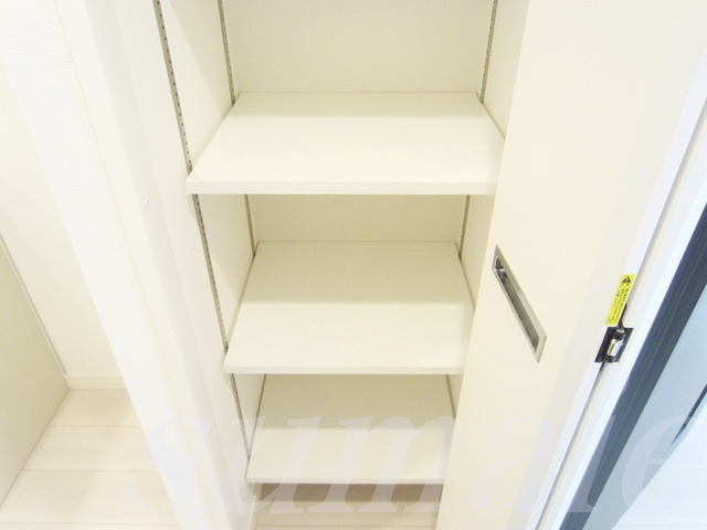 ＡＺＥＳＴ東十条の収納|キッチンの隣にある収納です！