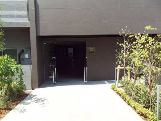 ＡＺＥＳＴ東十条のエントランス|緑豊かなエントランスです★