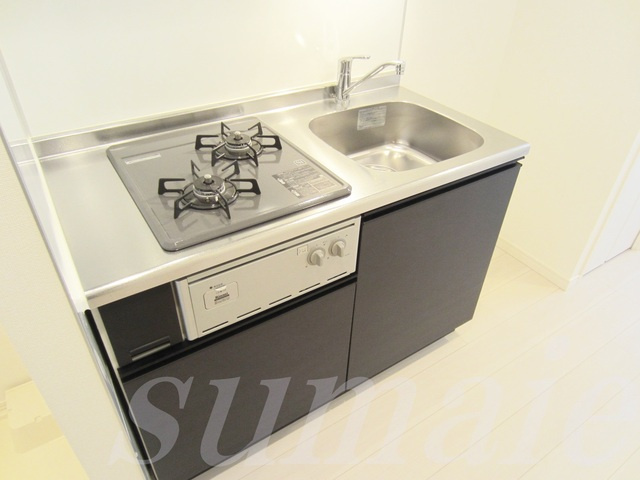 ＡＺＥＳＴ東十条のキッチン|2口ガスコンロつきのキッチンです♪収納もあります♪