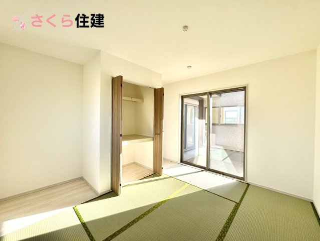 いろどりアイタウン栃木市大宮町22-P2　2号棟の和室|扱いやすくデザイン性の高い畳の和室はお昼寝スペースや、お孫さんが泊まりに来たら客間にもなります。