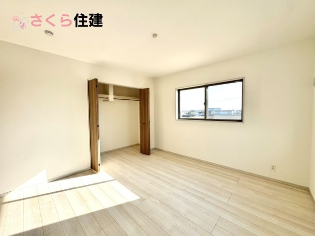 いろどりアイタウン栃木市大宮町22-P2　2号棟の洋室|広々とした洋室です♪お子様の成長に伴って増えていく荷物にも対応できます！
