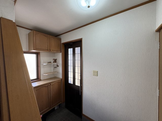 -三丁目不動産-　上里町神保原　中古戸建の玄関