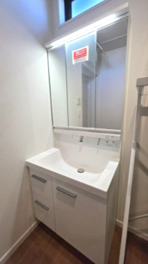 売新築戸建　静岡市葵区千代２丁目の独立洗面台