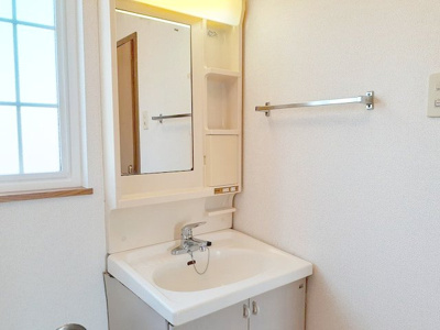 【独立洗面台】 | エンブレムＡ