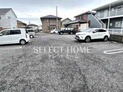 【駐車場】 | ローズコート宇頭 | 駐車場があるので、車を買う予定の方も安心です