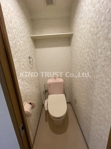 プレサージュのトイレ|落ち着いた色調のトイレです