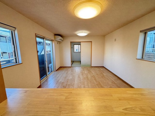 市川市大野町１丁目　中古戸建の居間・リビング