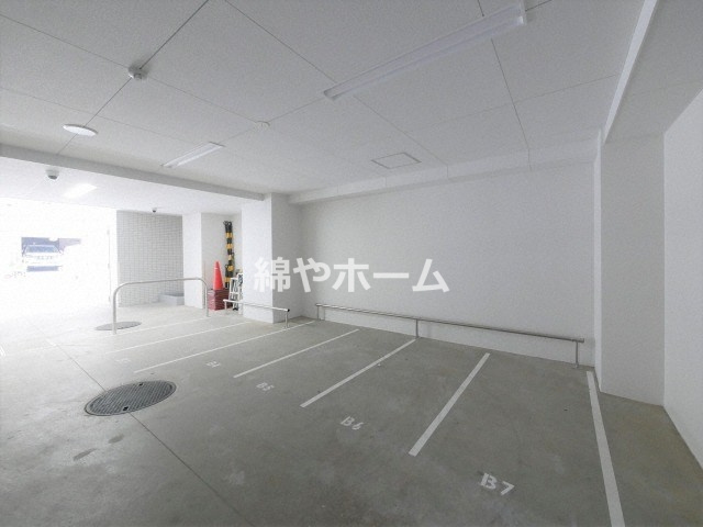 エステムコート難波VIエントの駐車場|駐車場があるので、車を買う予定の方も安心です
