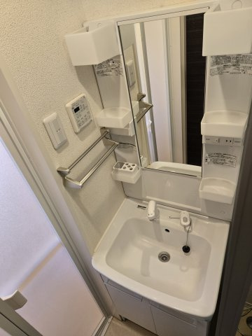 フォルス２１の独立洗面台|リフォーム中