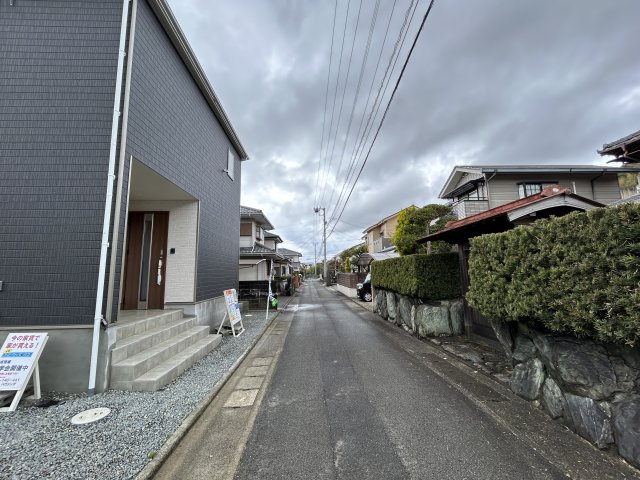 徳島市大原町長尾建売第3　1号棟の前面道路含む現地写真