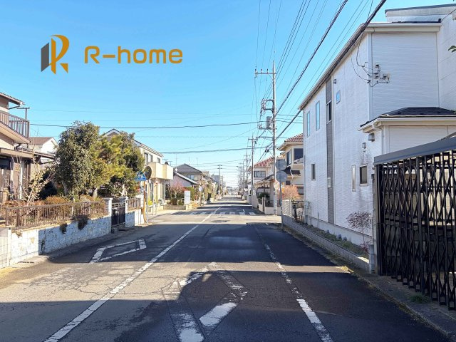 牛久市田宮町15期　新築戸建て　1号棟の前面道路含む現地写真|『今から見たい！』大歓迎です♪
お気軽にＲ－ｈomeまでお問い合わせください。
