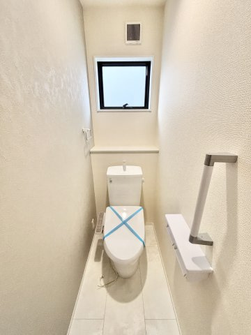 【仲介手数料無料／愛西市】愛西市諸桑町　リーブルガーデン　新築戸建　3号棟のトイレ