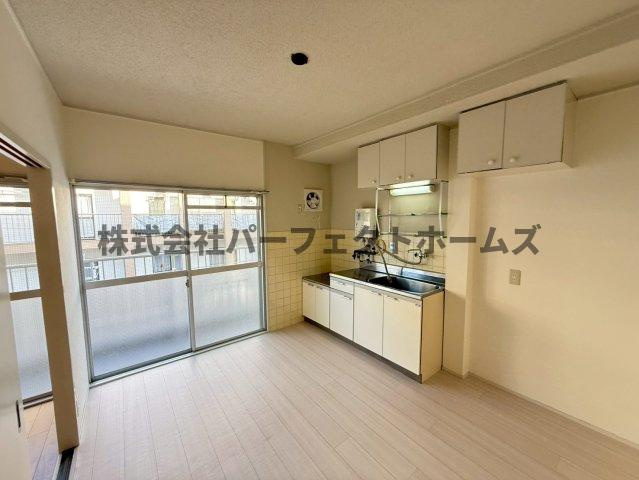 春日ダイヤモンドハイムの居間・リビング|使いやすい居間です