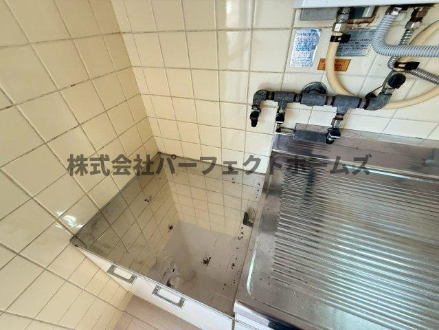 春日ダイヤモンドハイムのキッチン|コンパクトなキッチンで掃除もラクラク