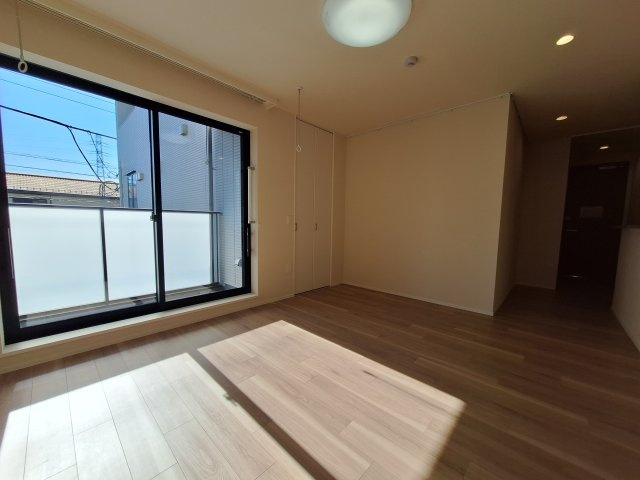 (シニア限定)ヘーベルヴィレッジSazanamiの居間・リビング|柱の少ない四隅をしっかり使えるお部屋です